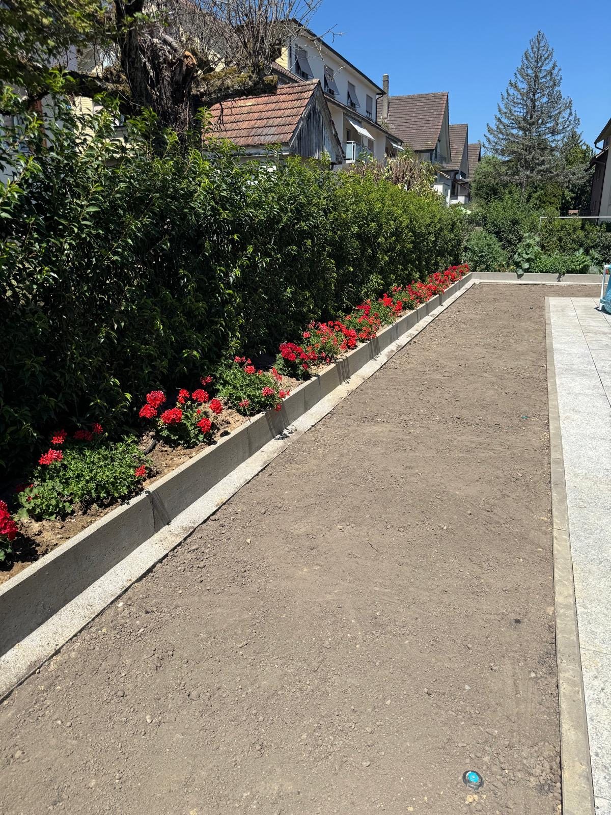 Gartenanlage mit Randsteinen